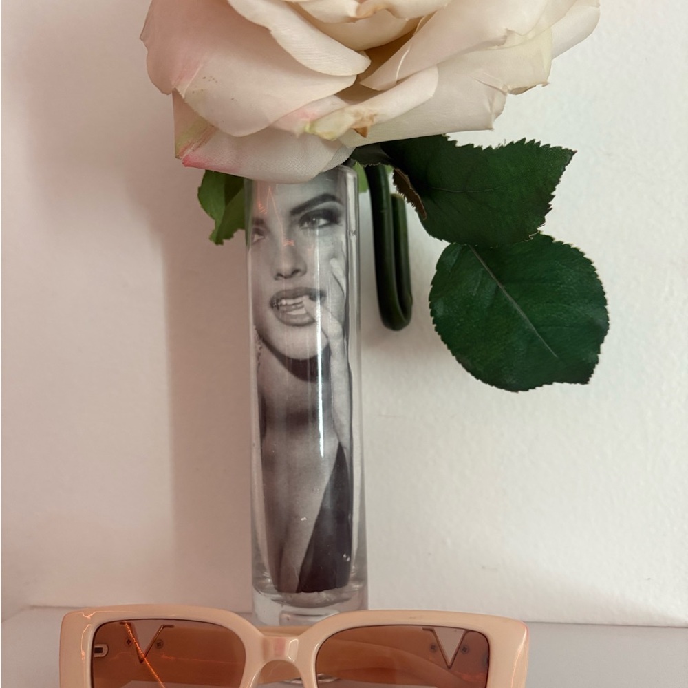Chic Beige Sunglasses